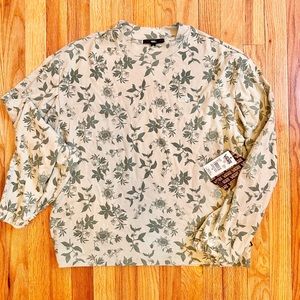 Vans Floral Shirt NWT Size M